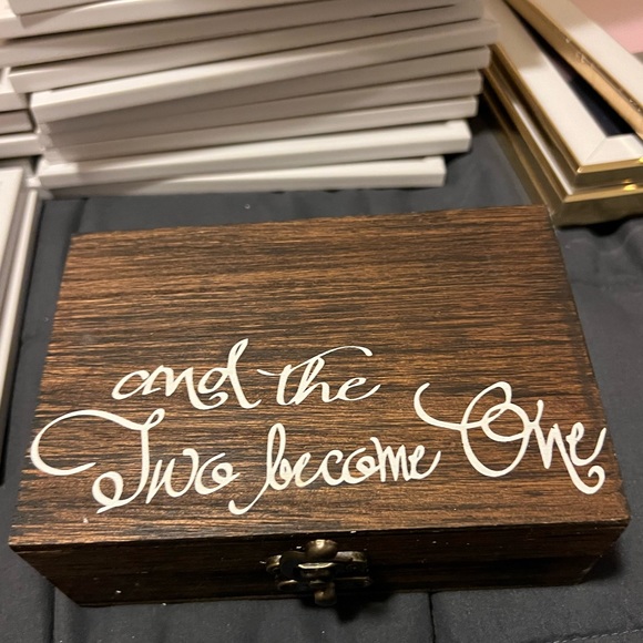 Had wedding already and don’t wish to keep it - Picture 2 of 2